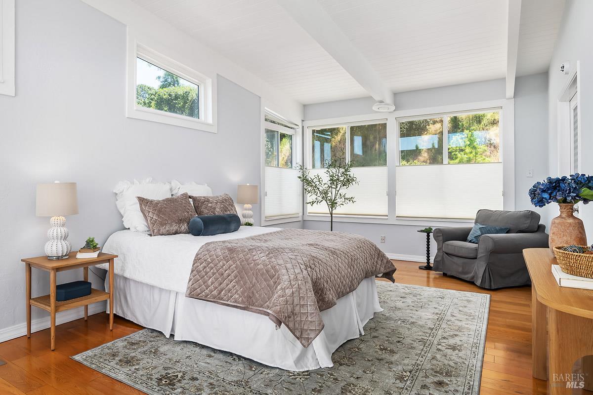 Detail Gallery Image 17 of 53 For 25 Wimbledon Ct, Novato,  CA 94949 - 4 Beds | 3/1 Baths
