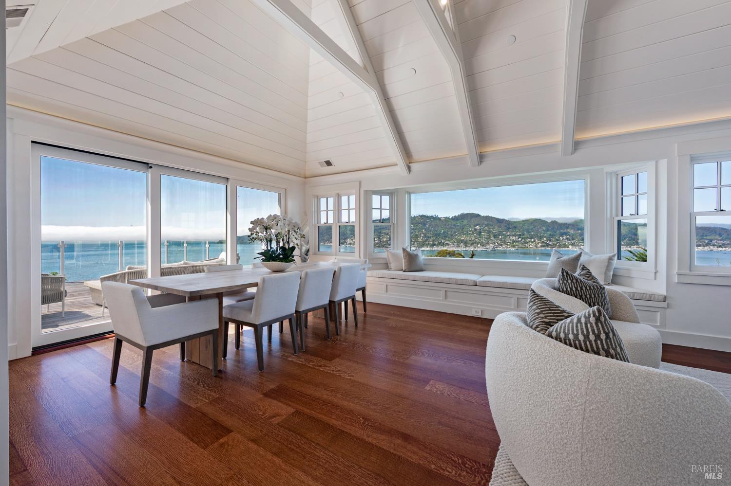 Detail Gallery Image 13 of 64 For 22 Eucalyptus Rd, Belvedere,  CA 94920 - 5 Beds | 4/2 Baths