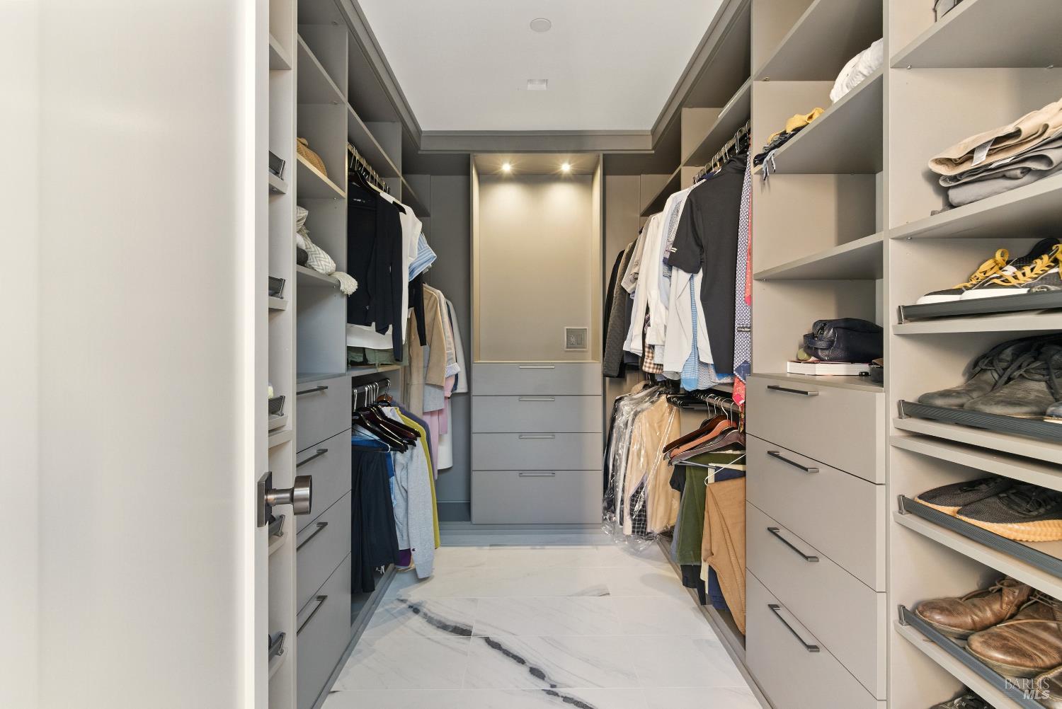 Detail Gallery Image 44 of 97 For 119 Marguerite Ave, Mill Valley,  CA 94941 - 6 Beds | 4/1 Baths