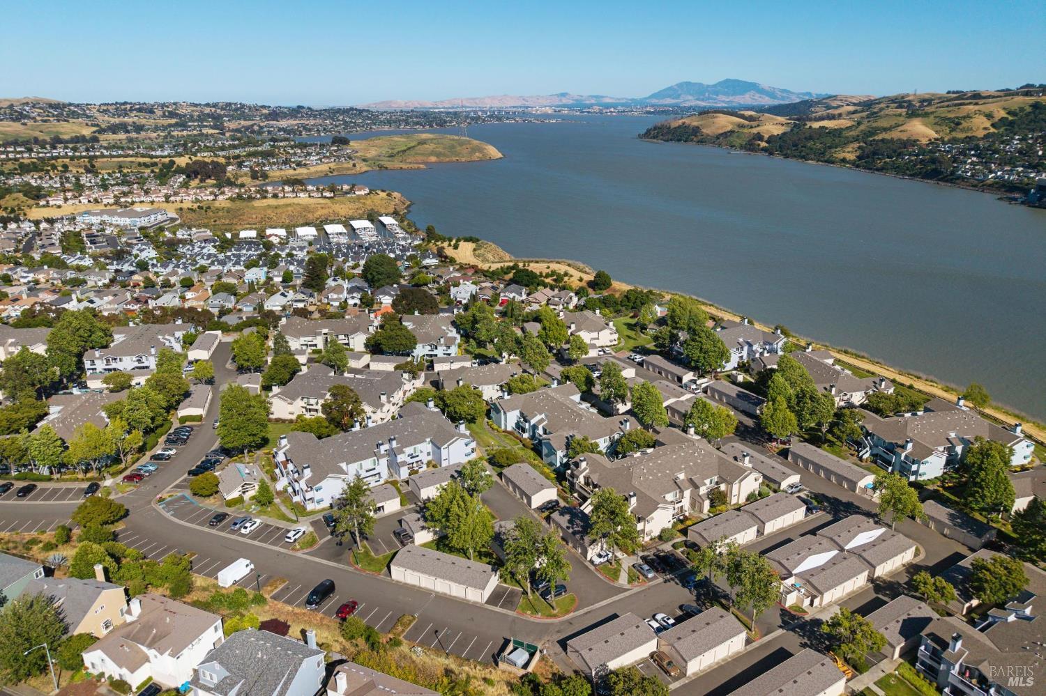 Detail Gallery Image 2 of 49 For 1201 Glen Cove Pkwy #514,  Vallejo,  CA 94591 - 1 Beds | 1 Baths
