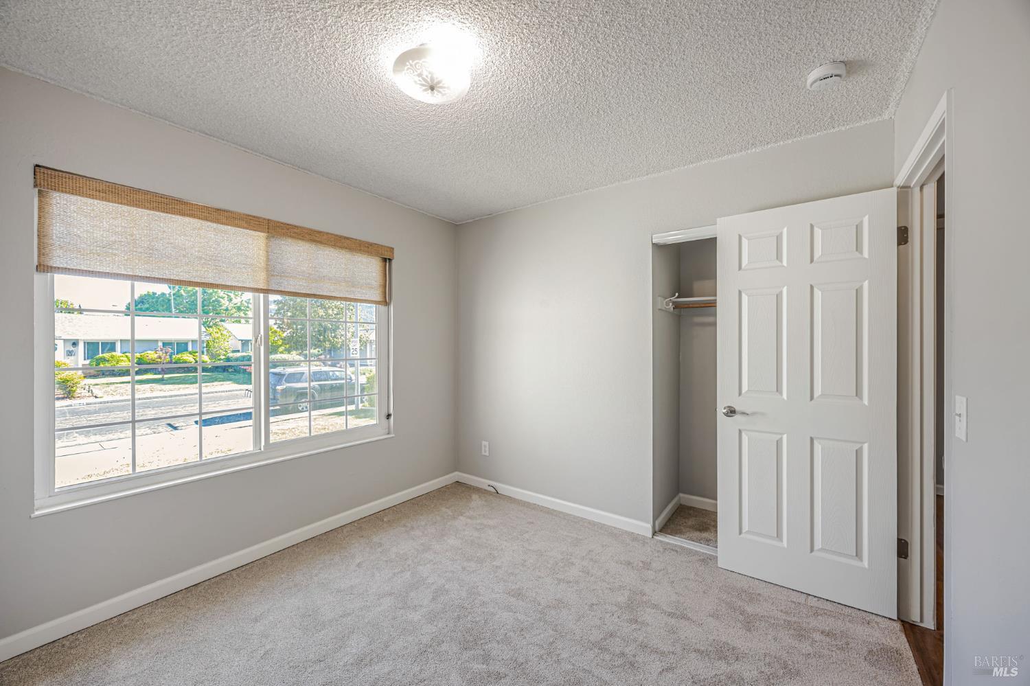 Detail Gallery Image 8 of 17 For 1181 Eleanor Ave, Rohnert Park,  CA 94928 - 3 Beds | 2 Baths