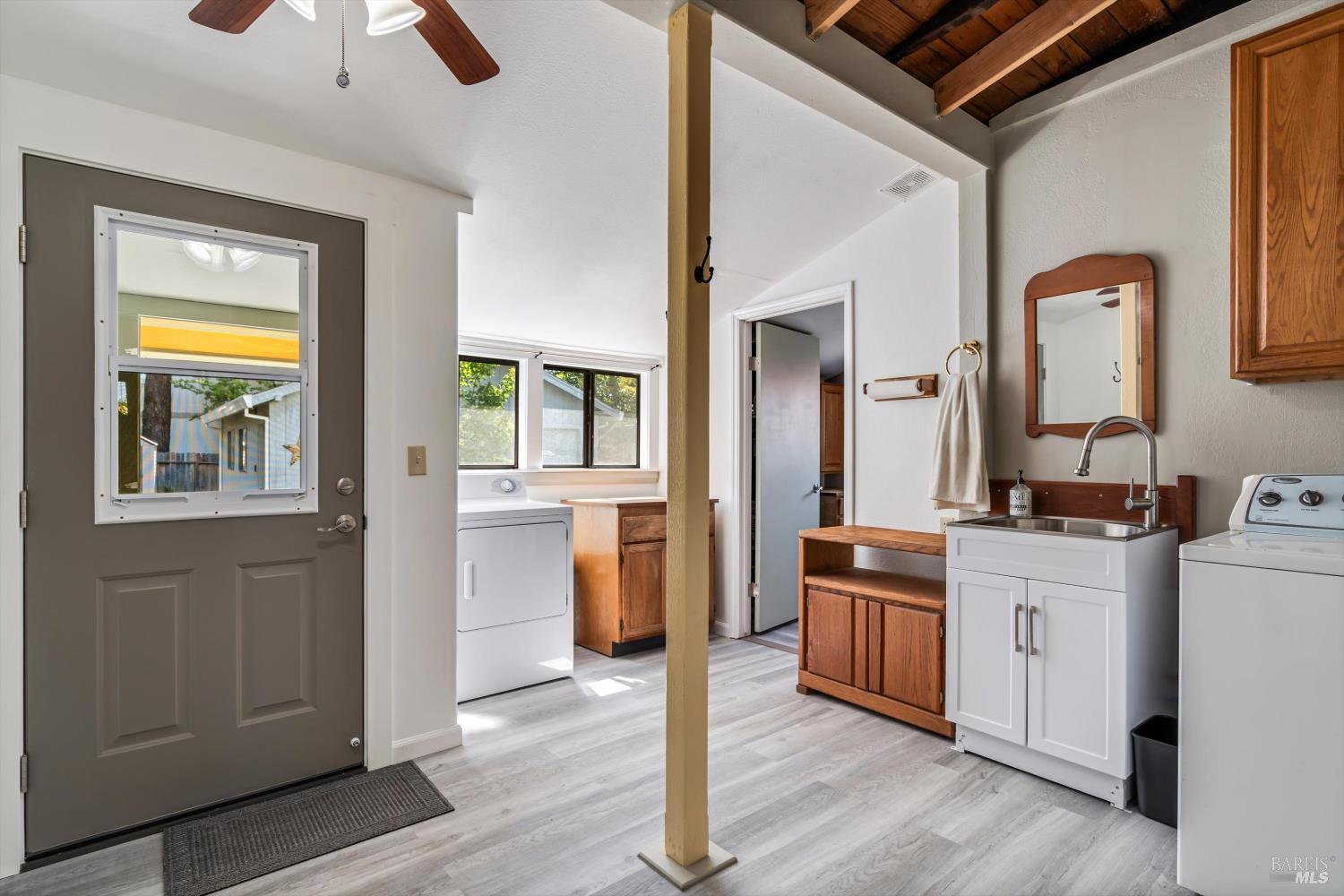 Detail Gallery Image 15 of 17 For 24 S University St, Healdsburg,  CA 95448 - – Beds | – Baths