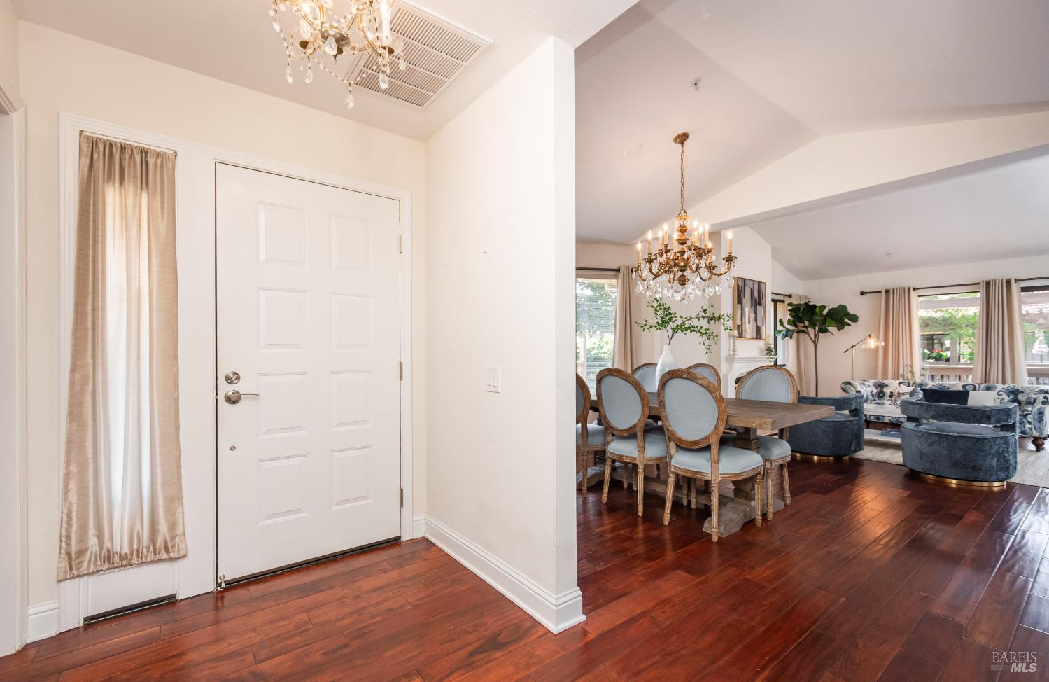 Detail Gallery Image 10 of 39 For 33 Fountain Grove Cir, Napa,  CA 94558 - 2 Beds | 2 Baths