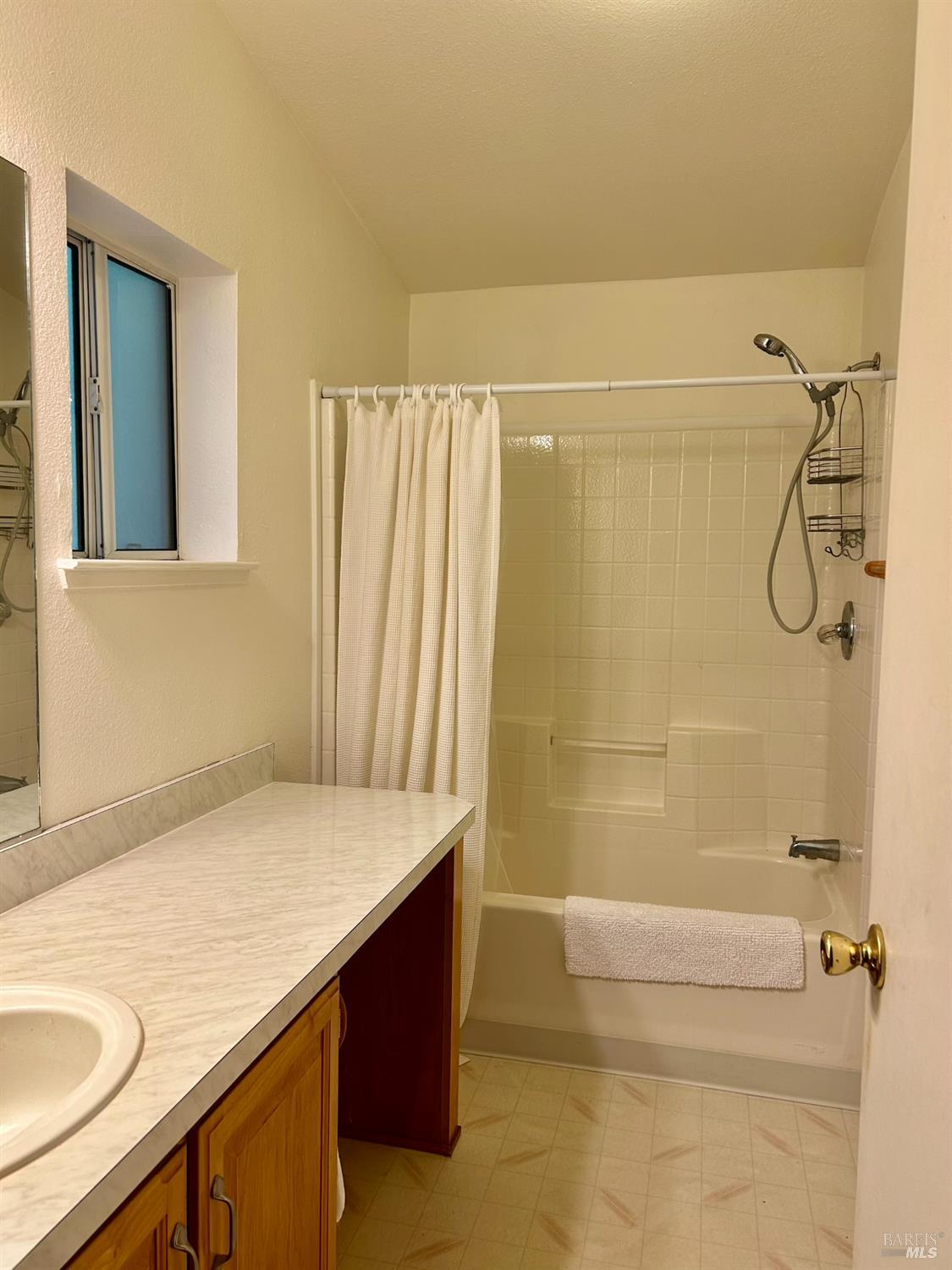 Detail Gallery Image 11 of 24 For 27122 Bear Dr, Willits,  CA 95490 - 3 Beds | 2 Baths