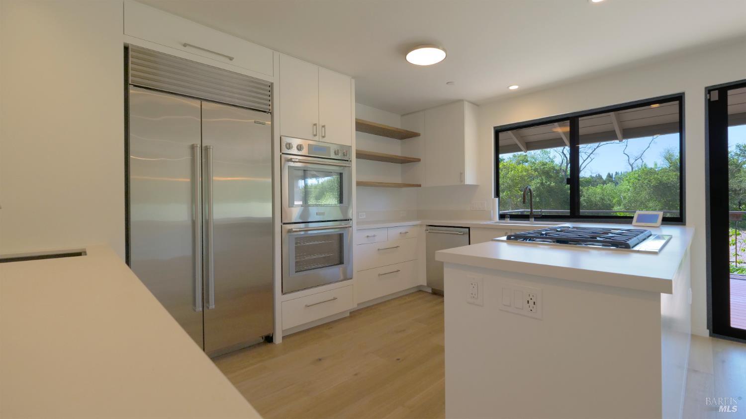 Detail Gallery Image 11 of 48 For 1306 Pinon Dr, Healdsburg,  CA 95448 - 2 Beds | 2/1 Baths