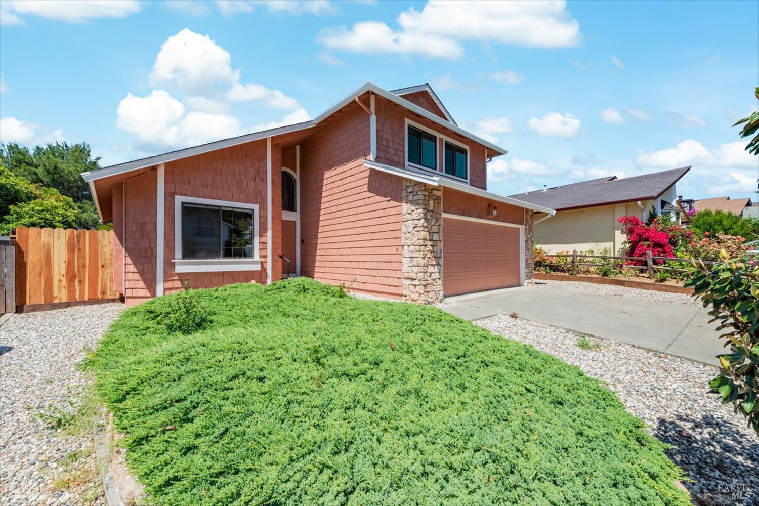 Detail Gallery Image 4 of 51 For 225 Riverview Dr, Vallejo,  CA 94589 - 4 Beds | 2/1 Baths