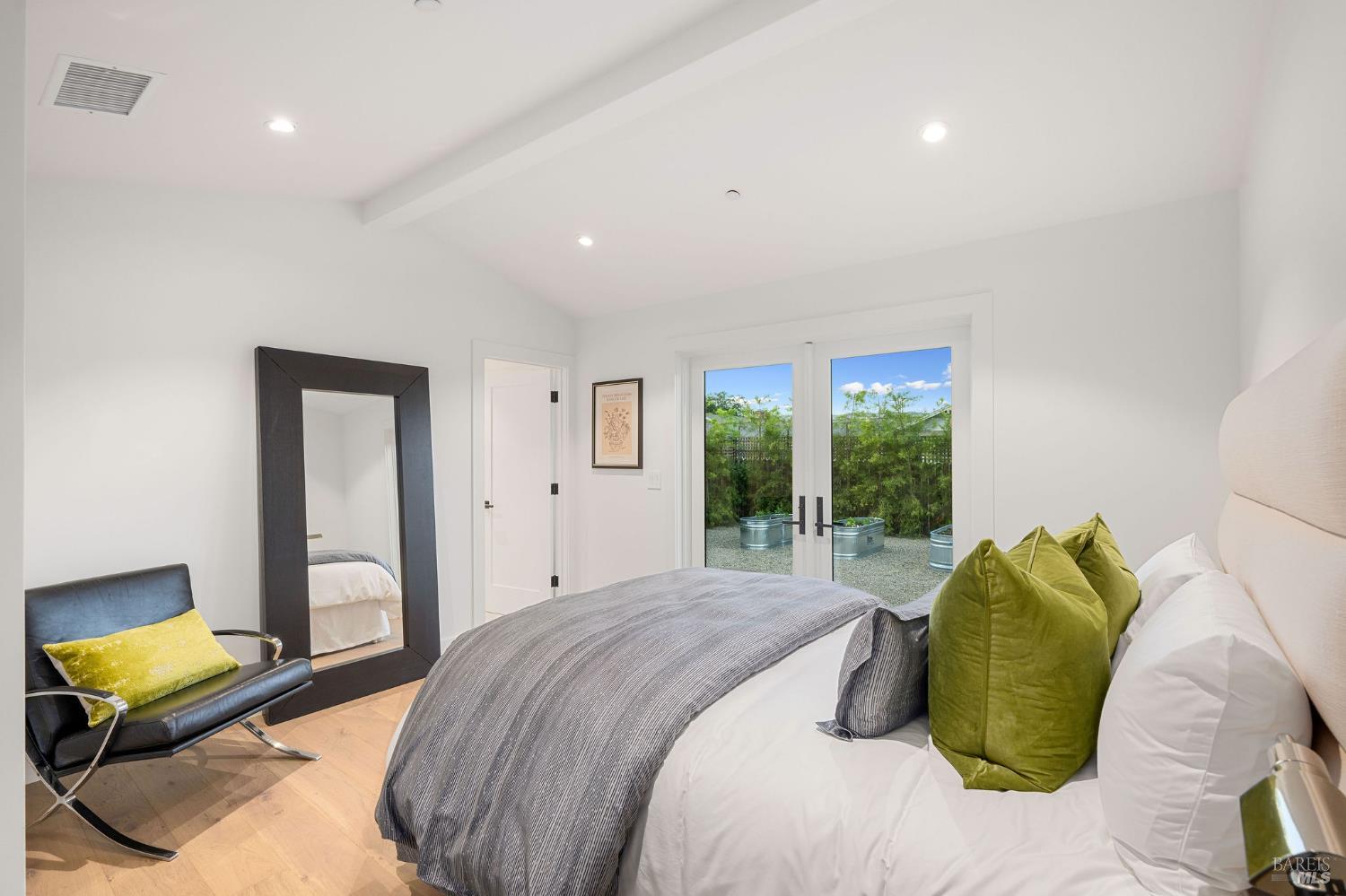 Detail Gallery Image 33 of 54 For 1597 Arrowhead Dr, Saint Helena,  CA 94574 - 3 Beds | 3/1 Baths