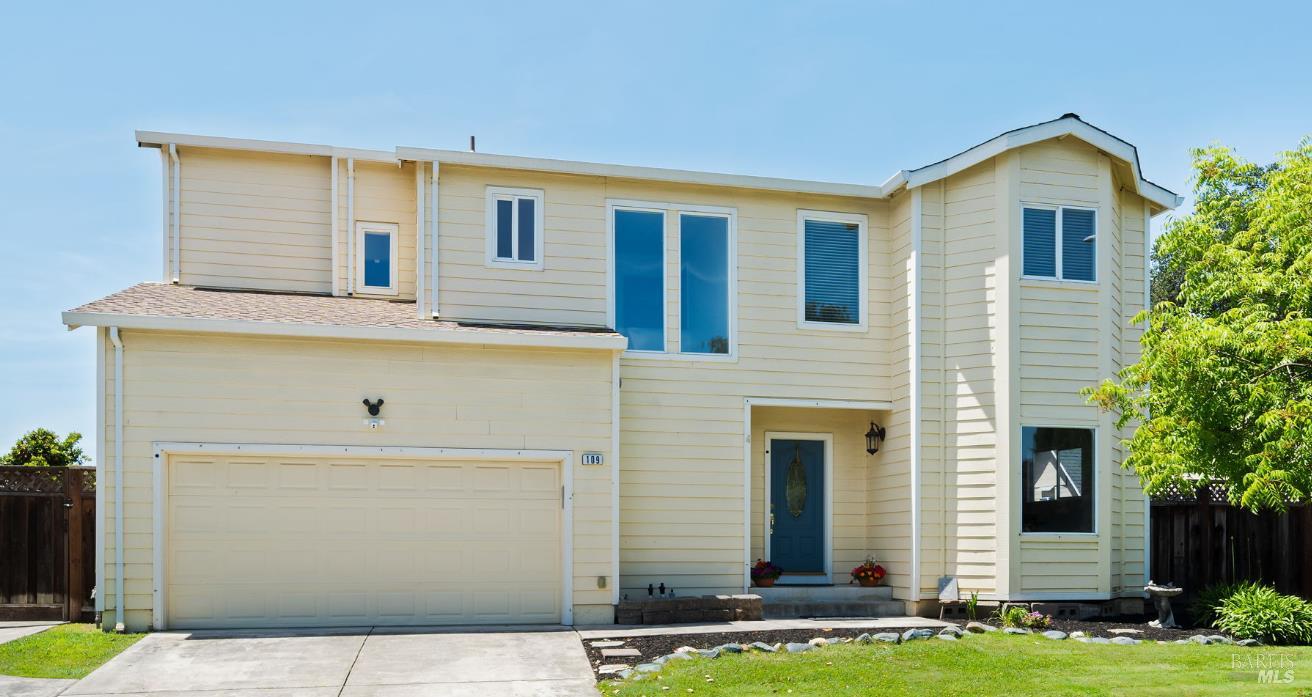 Detail Gallery Image 2 of 60 For 109 Paradise Dr, Napa,  CA 94558 - 4 Beds | 2/1 Baths