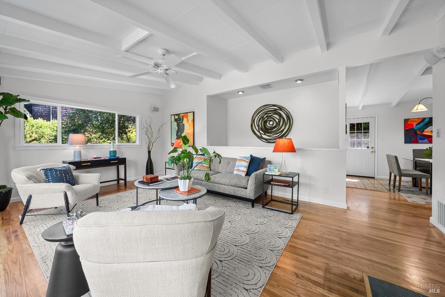 Detail Gallery Image 5 of 51 For 84 E Crescent Dr, San Rafael,  CA 94901 - 3 Beds | 2 Baths