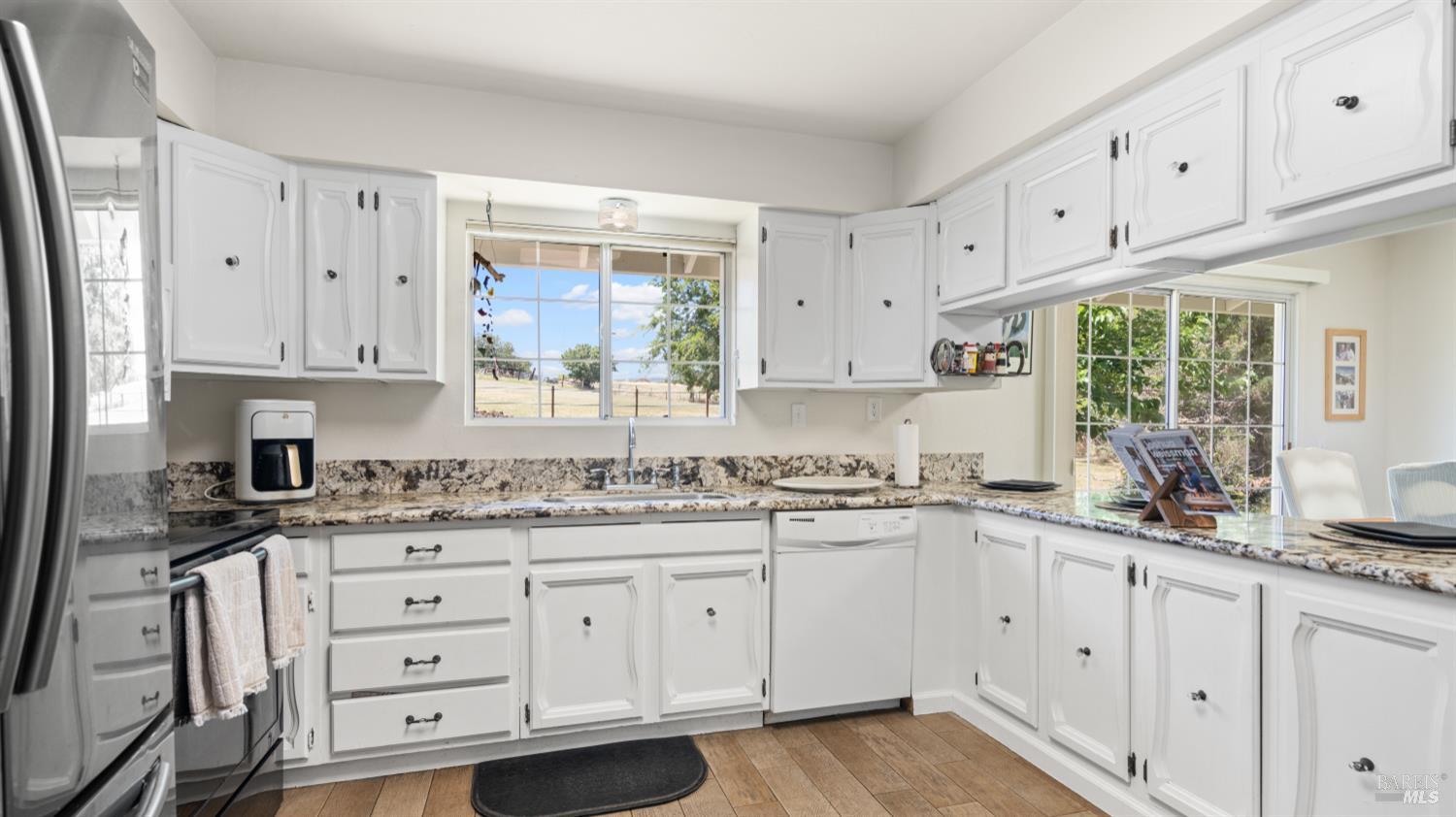 Detail Gallery Image 7 of 70 For 4270 Peaceful Glen Rd, Vacaville,  CA 95688 - 3 Beds | 2 Baths