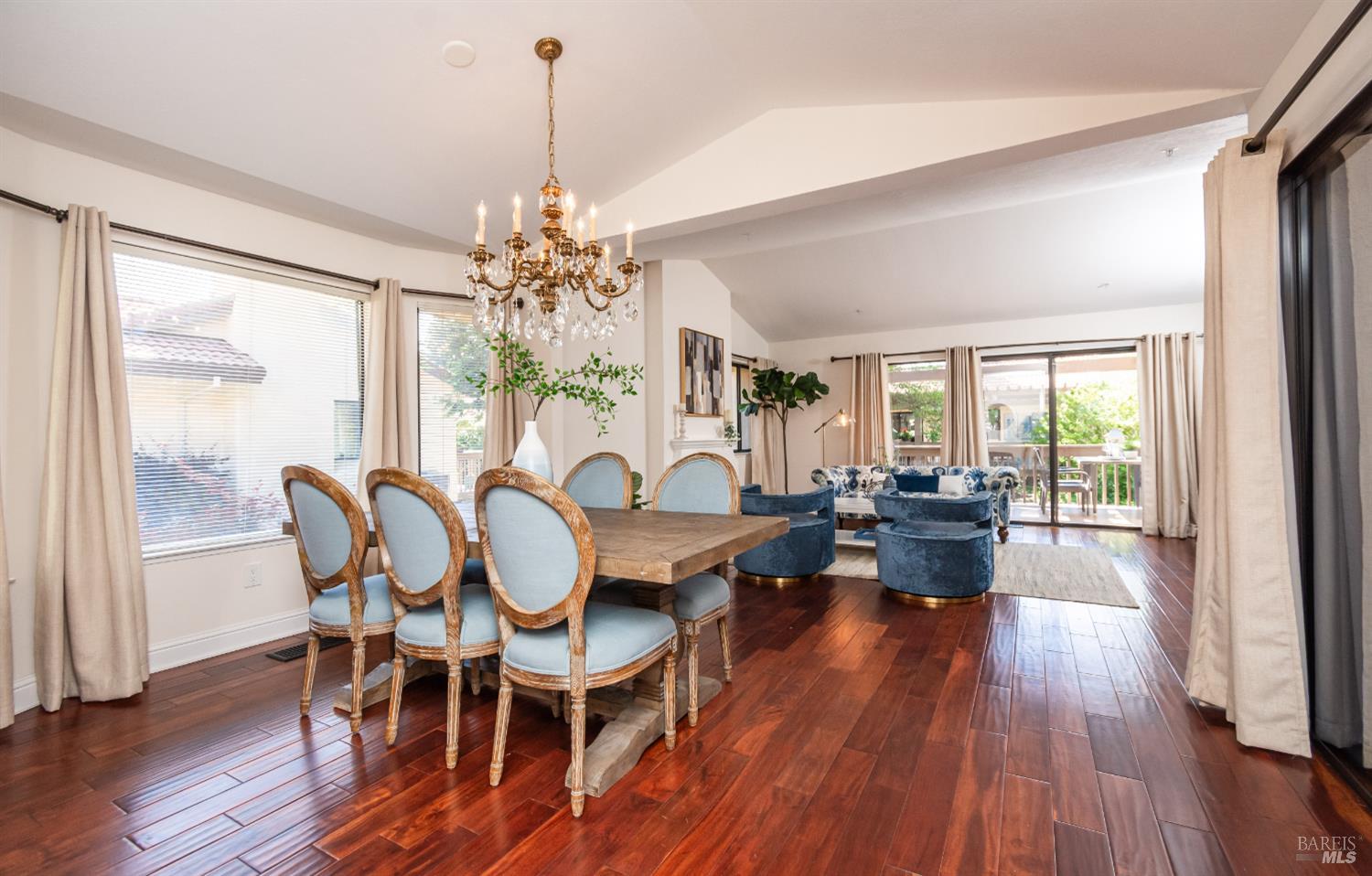 Detail Gallery Image 11 of 39 For 33 Fountain Grove Cir, Napa,  CA 94558 - 2 Beds | 2 Baths