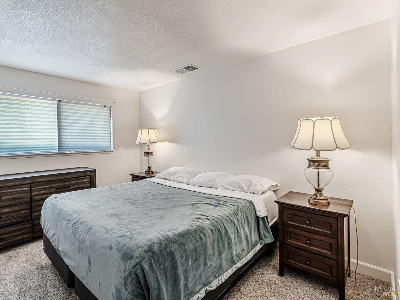 Detail Gallery Image 13 of 30 For 4793 Glencannon St, Santa Rosa,  CA 95405 - 3 Beds | 2 Baths