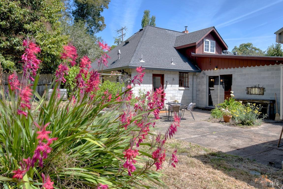 Detail Gallery Image 28 of 45 For 11 Inverness Way, Inverness,  CA 94937 - 3 Beds | 2 Baths
