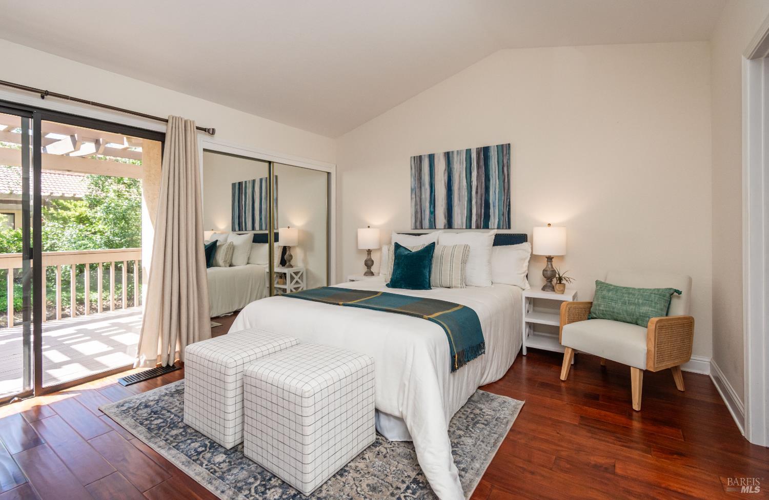 Detail Gallery Image 5 of 39 For 33 Fountain Grove Cir, Napa,  CA 94558 - 2 Beds | 2 Baths