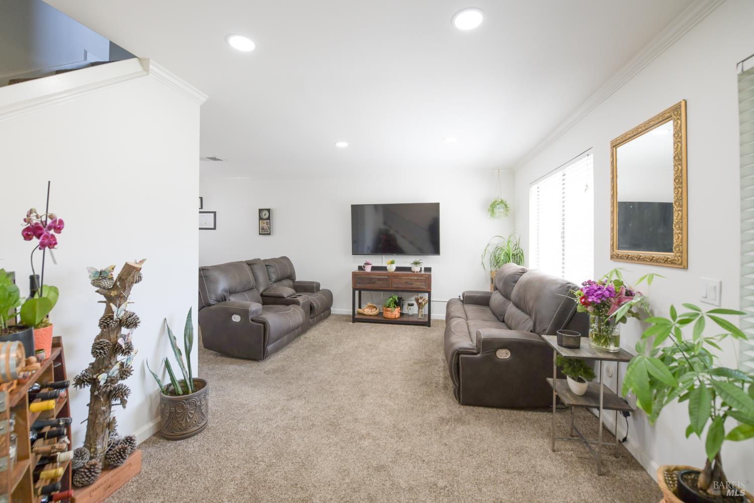 Detail Gallery Image 6 of 31 For 433 Freeway Dr, Napa,  CA 94558 - 2 Beds | 1/1 Baths