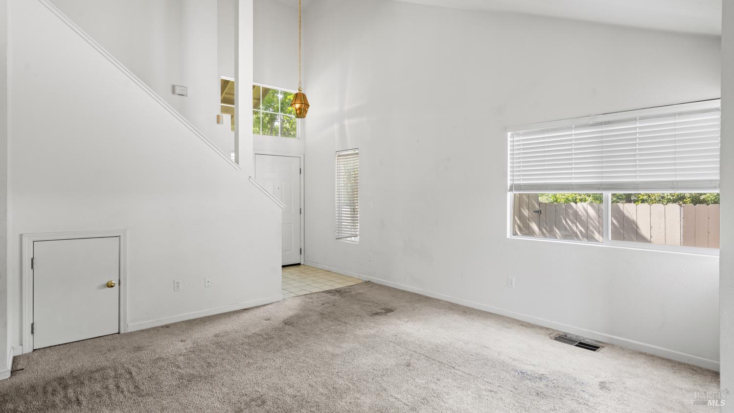 Detail Gallery Image 6 of 46 For 1191 Araquipa Ct, Vacaville,  CA 95687 - 3 Beds | 2/1 Baths