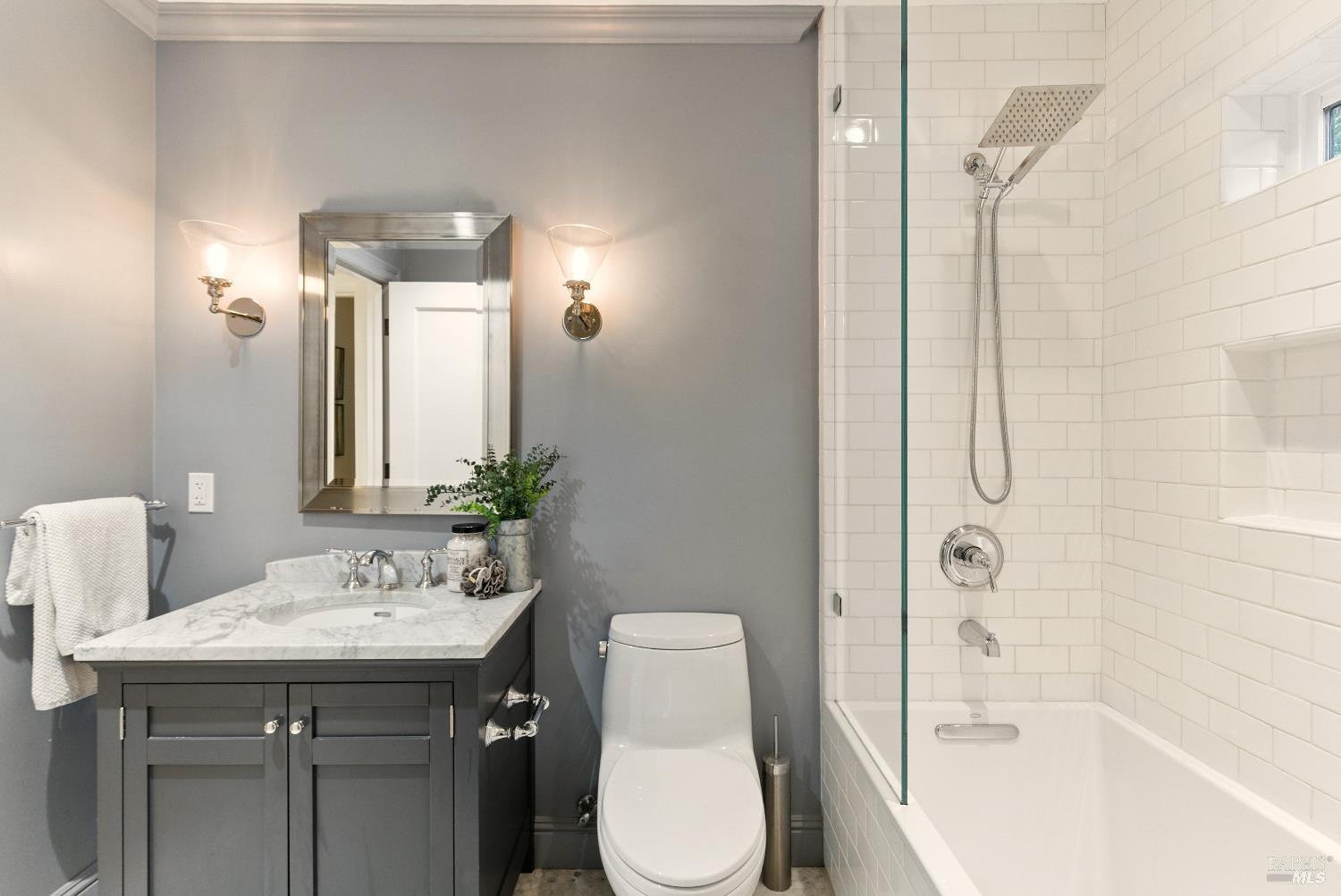 Detail Gallery Image 62 of 97 For 119 Marguerite Ave, Mill Valley,  CA 94941 - 6 Beds | 4/1 Baths
