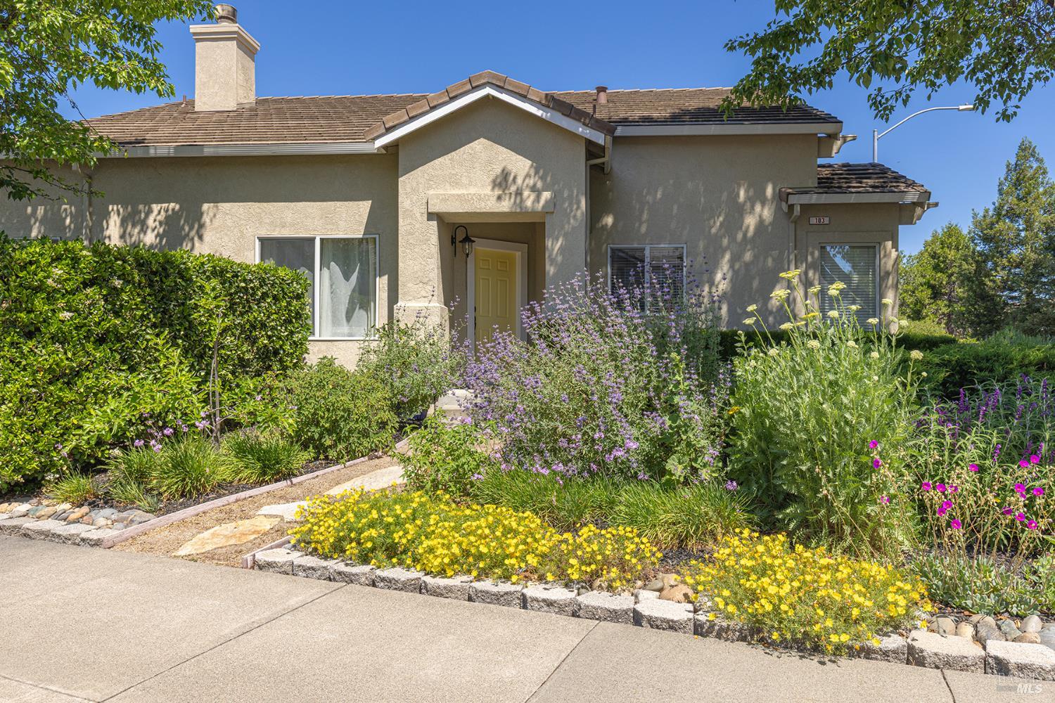 Detail Gallery Image 1 of 31 For 103 Trent Dr, Napa,  CA 94558 - 3 Beds | 2/1 Baths