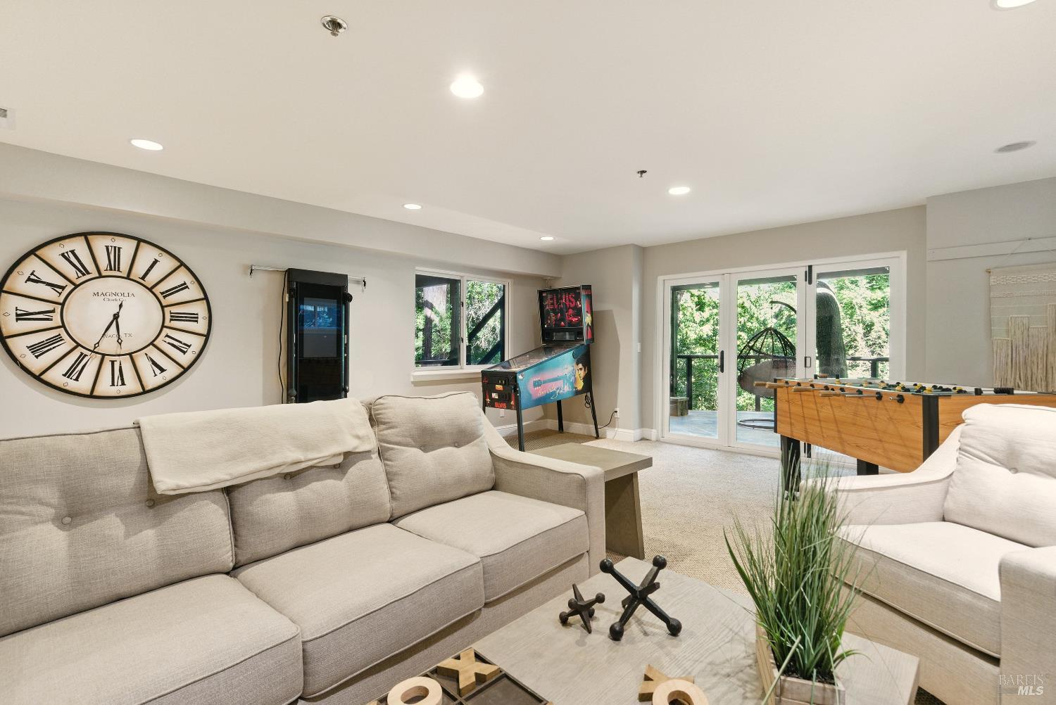 Detail Gallery Image 57 of 97 For 119 Marguerite Ave, Mill Valley,  CA 94941 - 6 Beds | 4/1 Baths