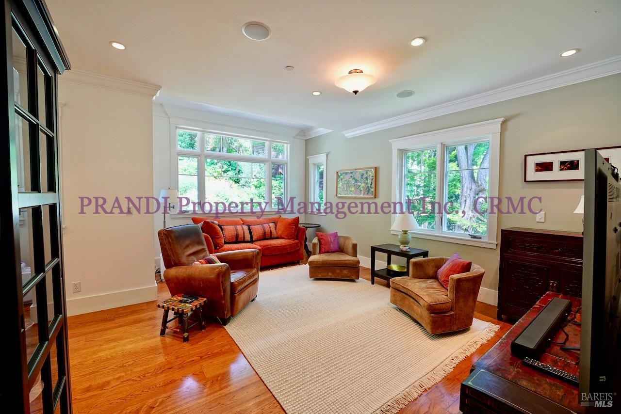 Detail Gallery Image 10 of 24 For 75 E Marguerite Ter, Mill Valley,  CA 94941 - 4 Beds | 3/1 Baths