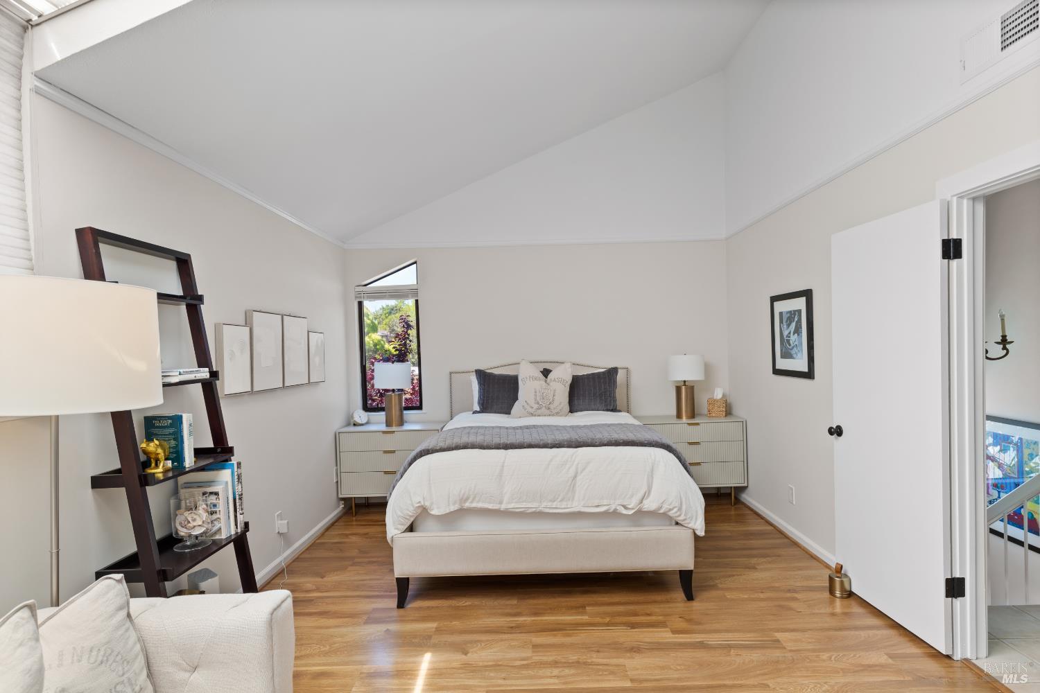 Detail Gallery Image 38 of 53 For 553 Kings Rd, Alameda,  CA 94501 - 2 Beds | 2/1 Baths