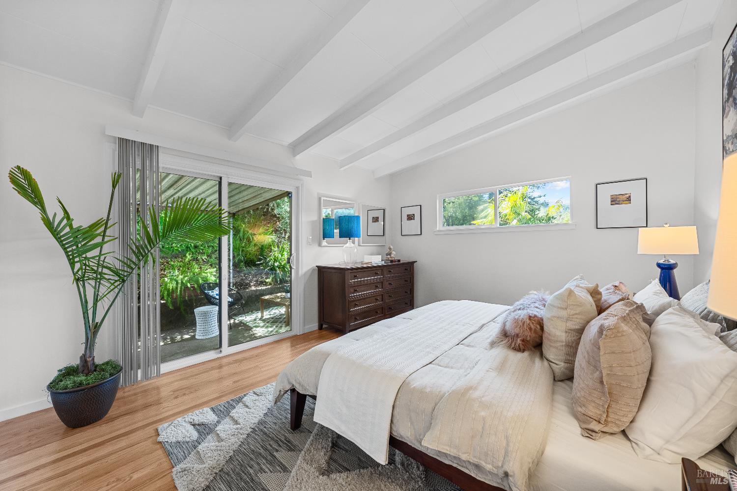 Detail Gallery Image 29 of 51 For 84 E Crescent Dr, San Rafael,  CA 94901 - 3 Beds | 2 Baths