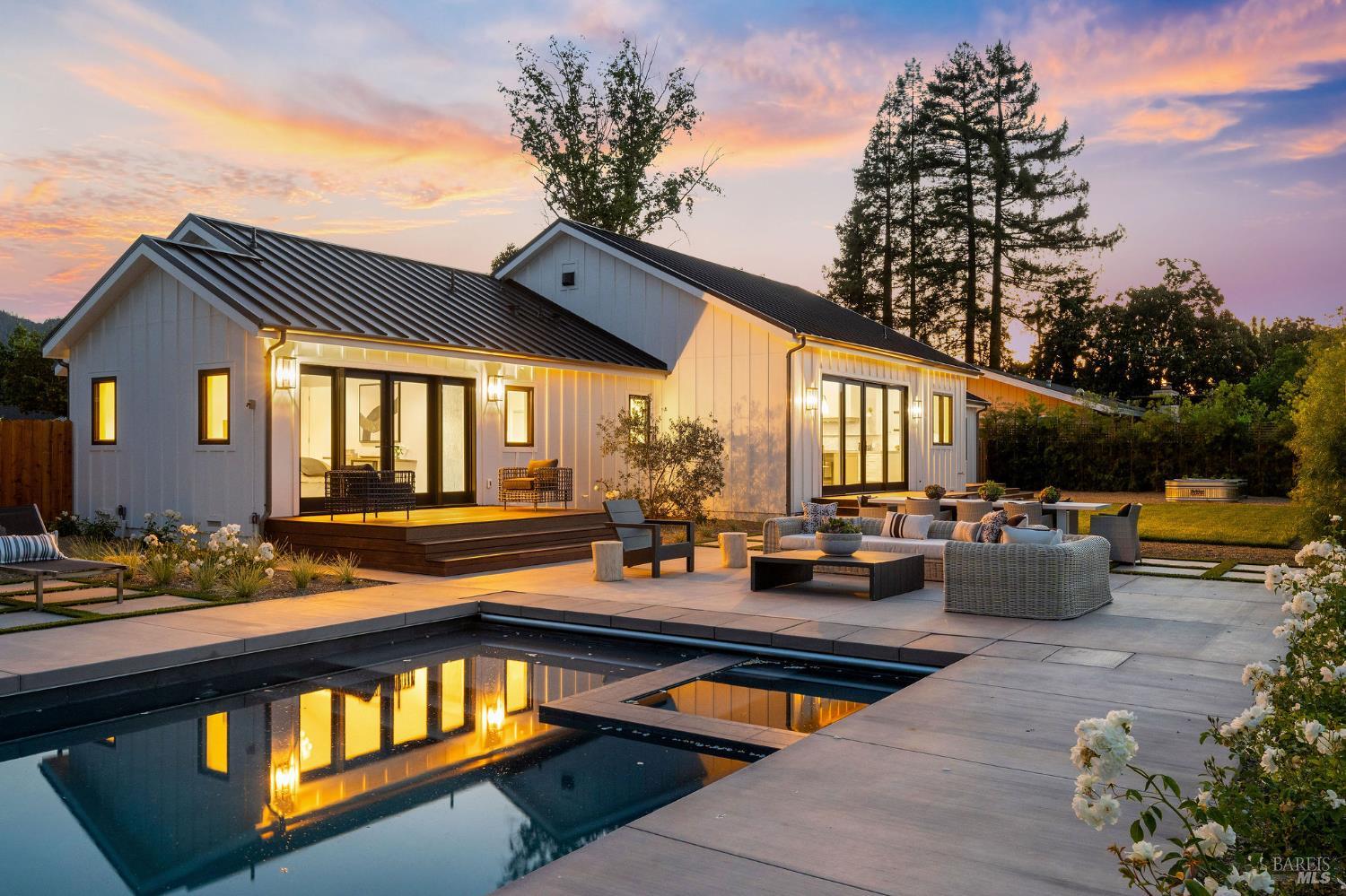 Detail Gallery Image 2 of 54 For 1597 Arrowhead Dr, Saint Helena,  CA 94574 - 3 Beds | 3/1 Baths