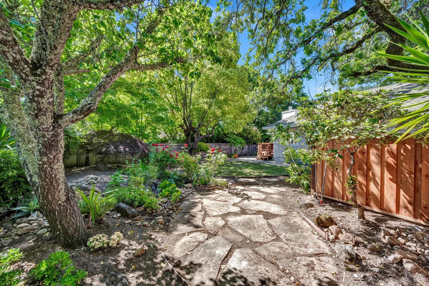 Detail Gallery Image 28 of 31 For 430 Woodley Pl, Santa Rosa,  CA 95409 - 2 Beds | 2 Baths