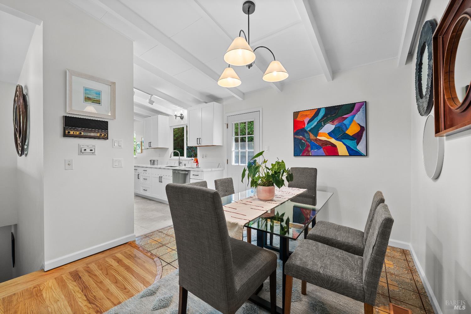 Detail Gallery Image 10 of 51 For 84 E Crescent Dr, San Rafael,  CA 94901 - 3 Beds | 2 Baths