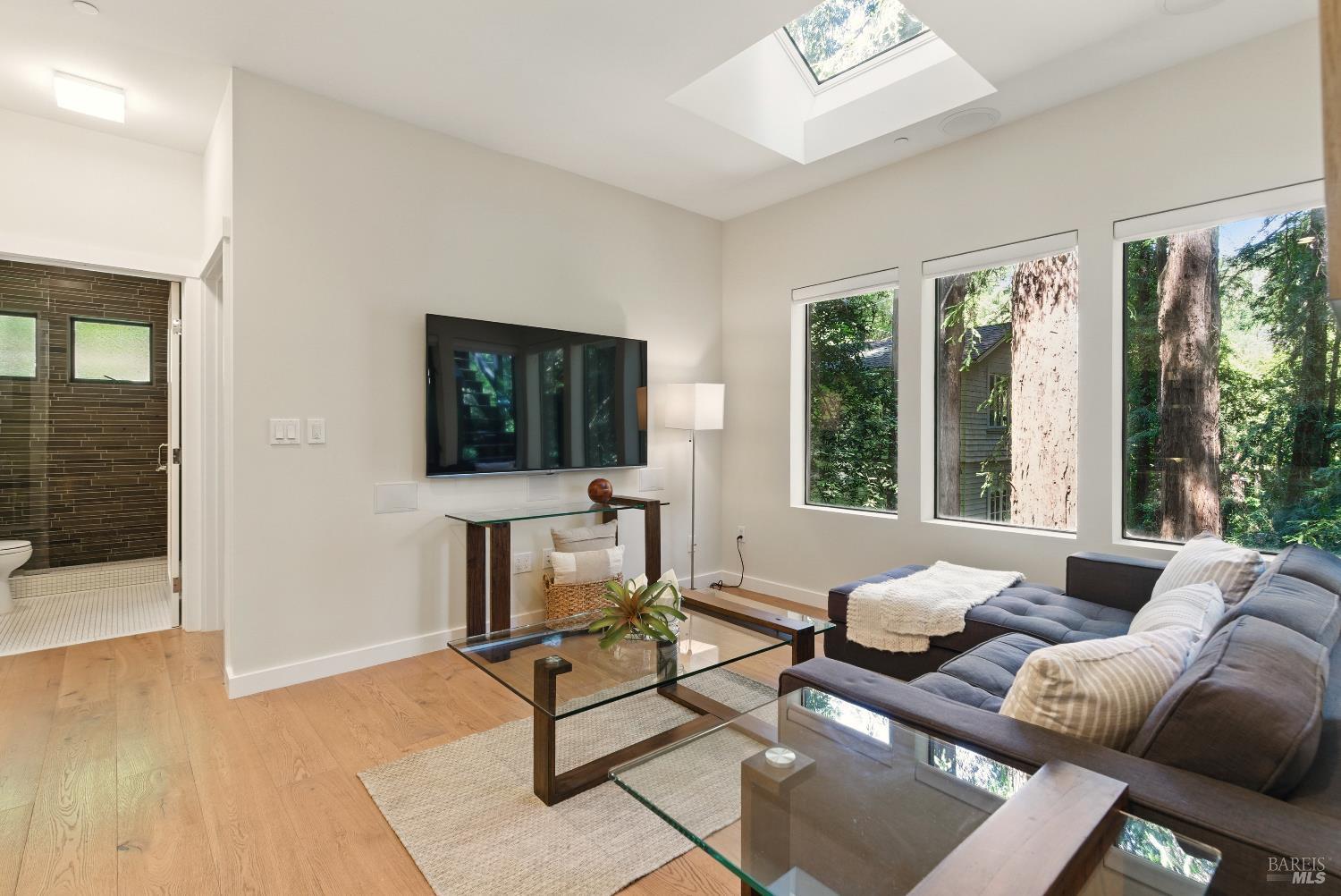 Detail Gallery Image 66 of 97 For 119 Marguerite Ave, Mill Valley,  CA 94941 - 6 Beds | 4/1 Baths