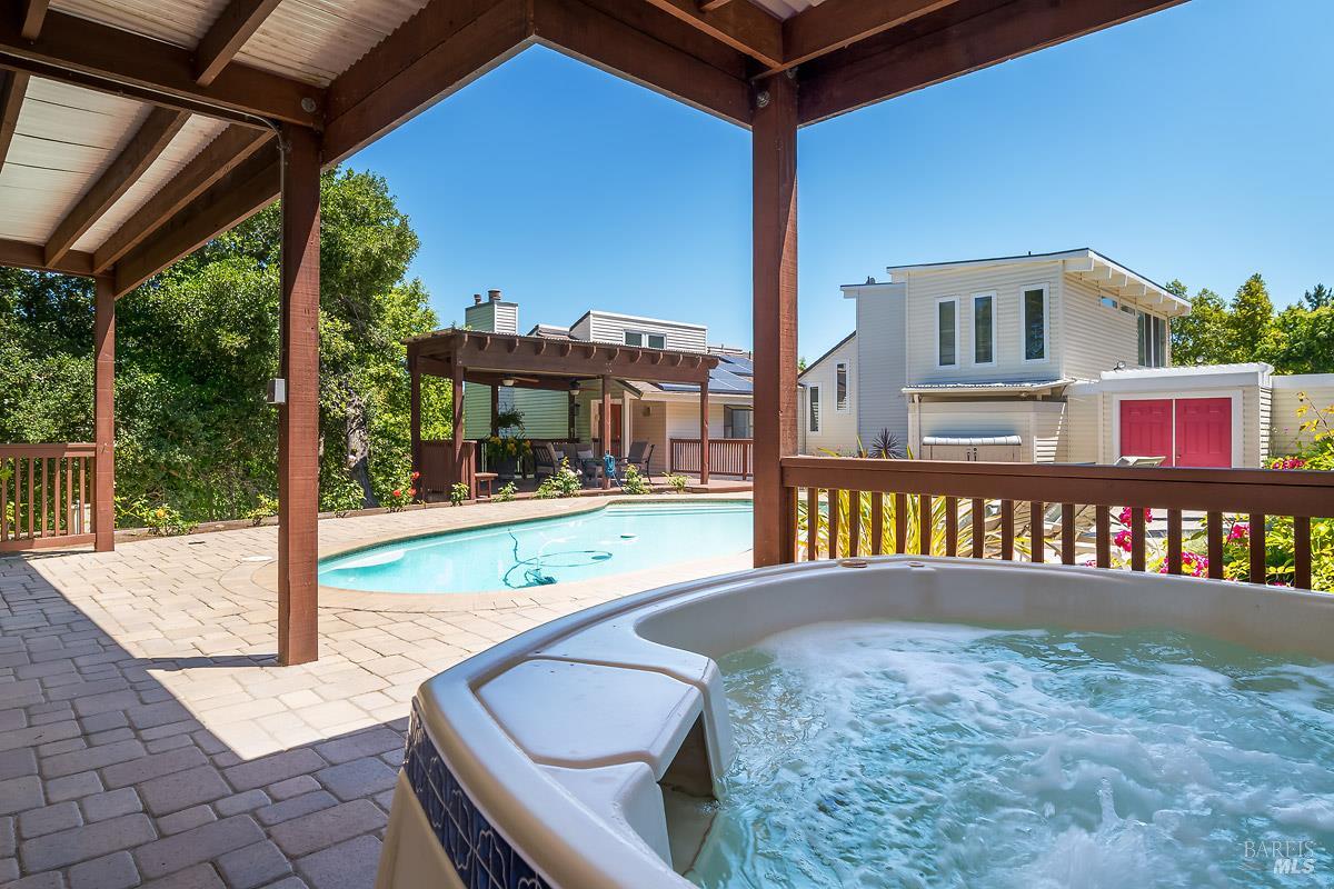 Detail Gallery Image 43 of 53 For 25 Wimbledon Ct, Novato,  CA 94949 - 4 Beds | 3/1 Baths
