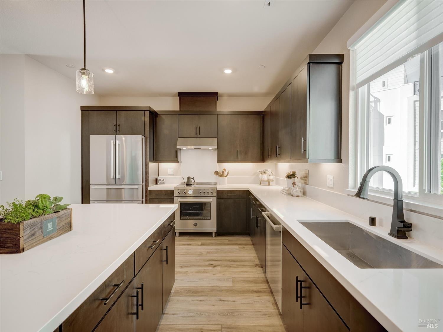 Detail Gallery Image 2 of 41 For 226 Verandah Ave, Novato,  CA 94945 - 3 Beds | 2/1 Baths