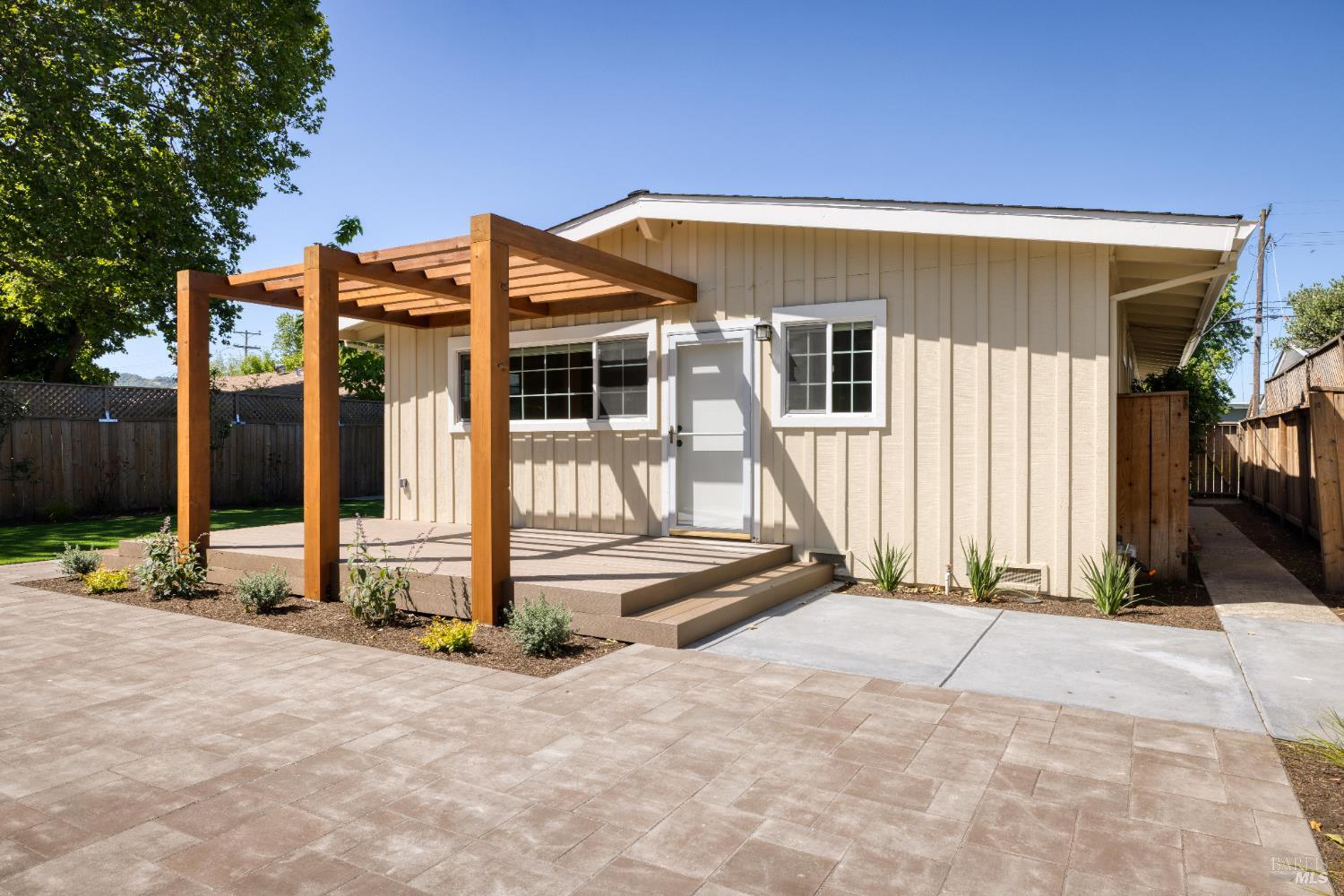 Detail Gallery Image 33 of 43 For 916 Colorado Blvd, Santa Rosa,  CA 95405 - 4 Beds | 2 Baths