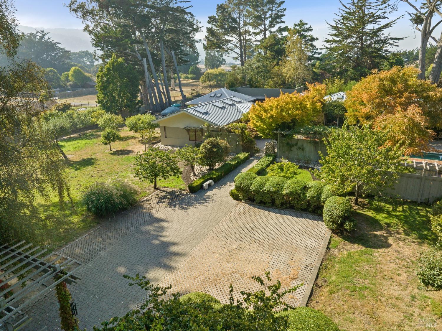 Detail Gallery Image 3 of 56 For 41 Cypress Rd, Point Reyes Station,  CA 94956 - 4 Beds | 4/1 Baths