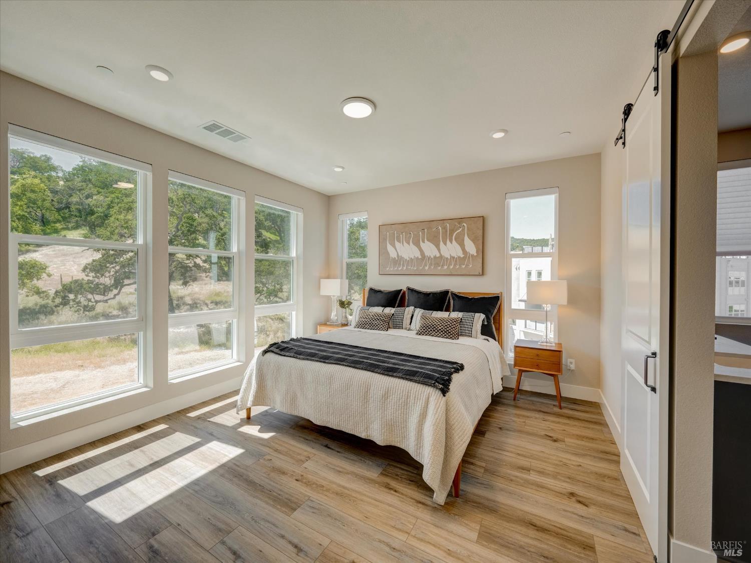 Detail Gallery Image 12 of 41 For 226 Verandah Ave, Novato,  CA 94945 - 3 Beds | 2/1 Baths