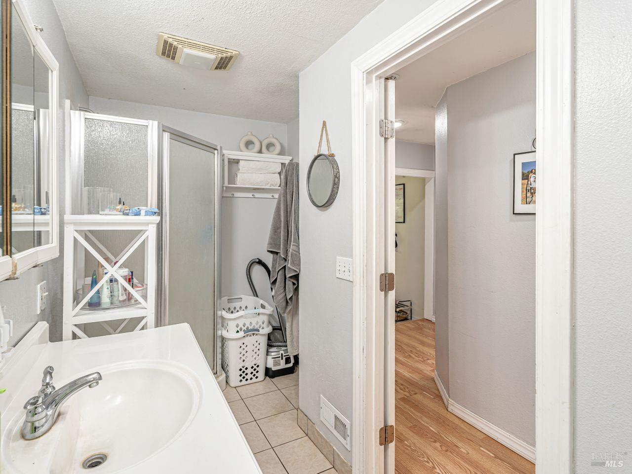 Detail Gallery Image 17 of 33 For 2375 Los Olivos Rd, Santa Rosa,  CA 95404 - 2 Beds | 1 Baths