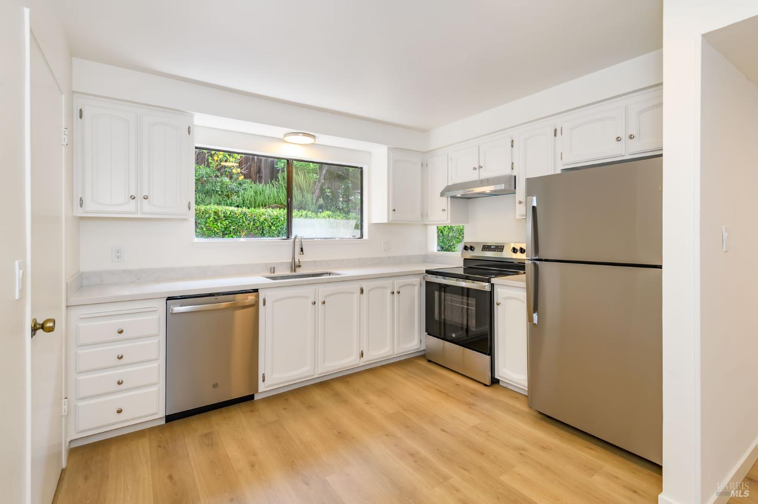 Detail Gallery Image 5 of 25 For 475 San Marin Dr, Novato,  CA 94945 - 4 Beds | 2/1 Baths