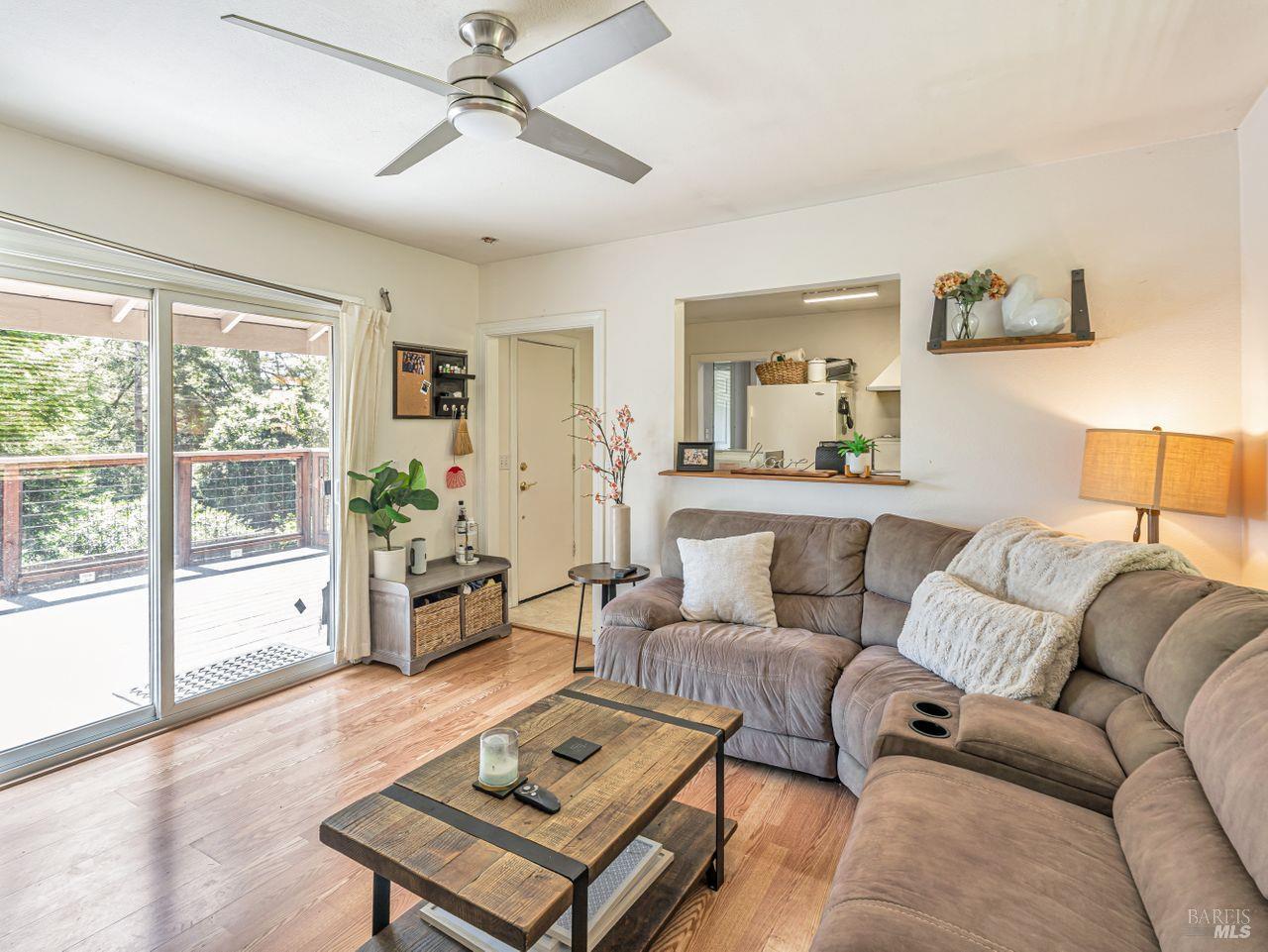 Detail Gallery Image 6 of 33 For 2375 Los Olivos Rd, Santa Rosa,  CA 95404 - 2 Beds | 1 Baths