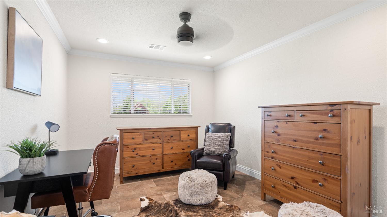 Detail Gallery Image 13 of 70 For 4270 Peaceful Glen Rd, Vacaville,  CA 95688 - 3 Beds | 2 Baths