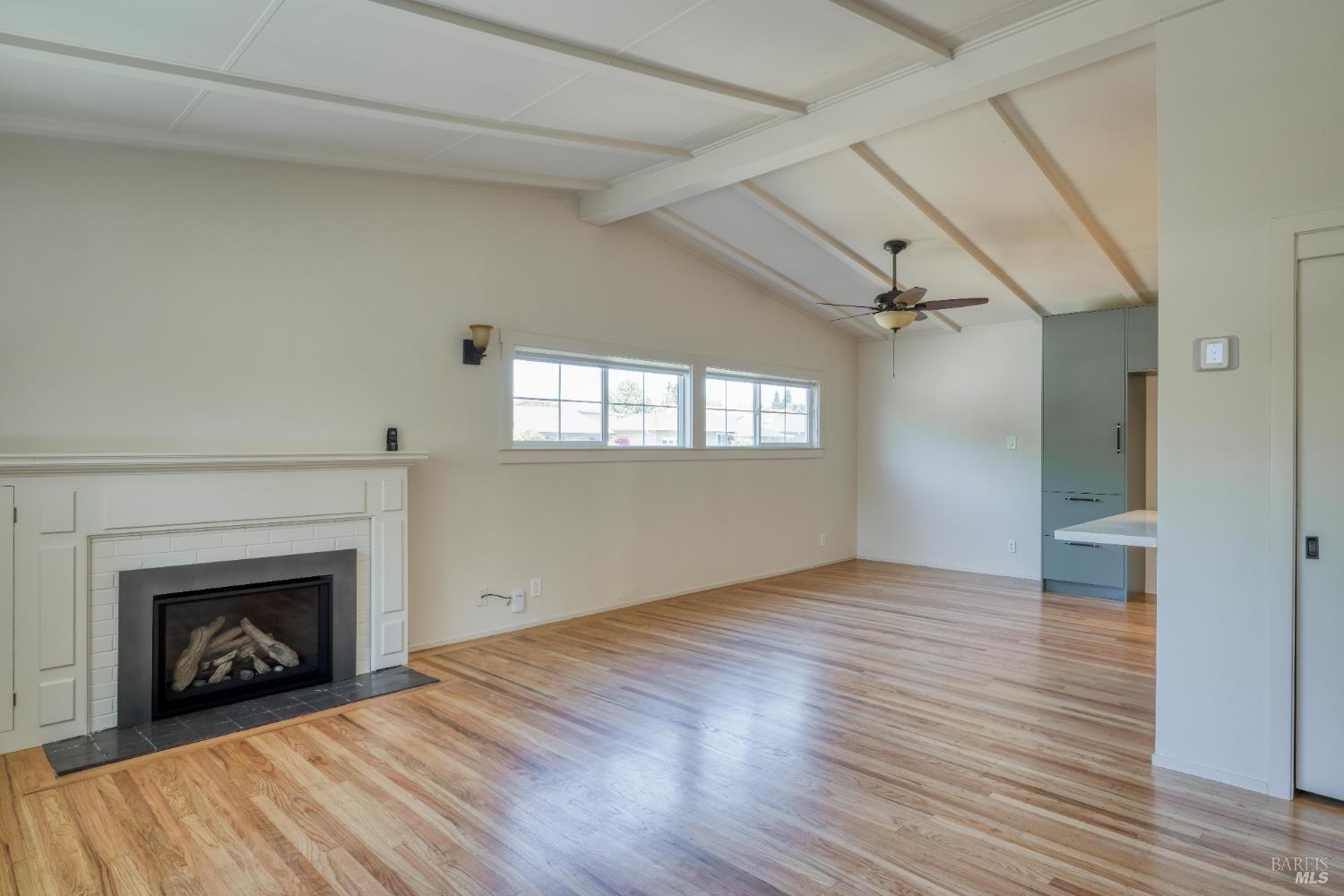 Detail Gallery Image 8 of 43 For 916 Colorado Blvd, Santa Rosa,  CA 95405 - 4 Beds | 2 Baths