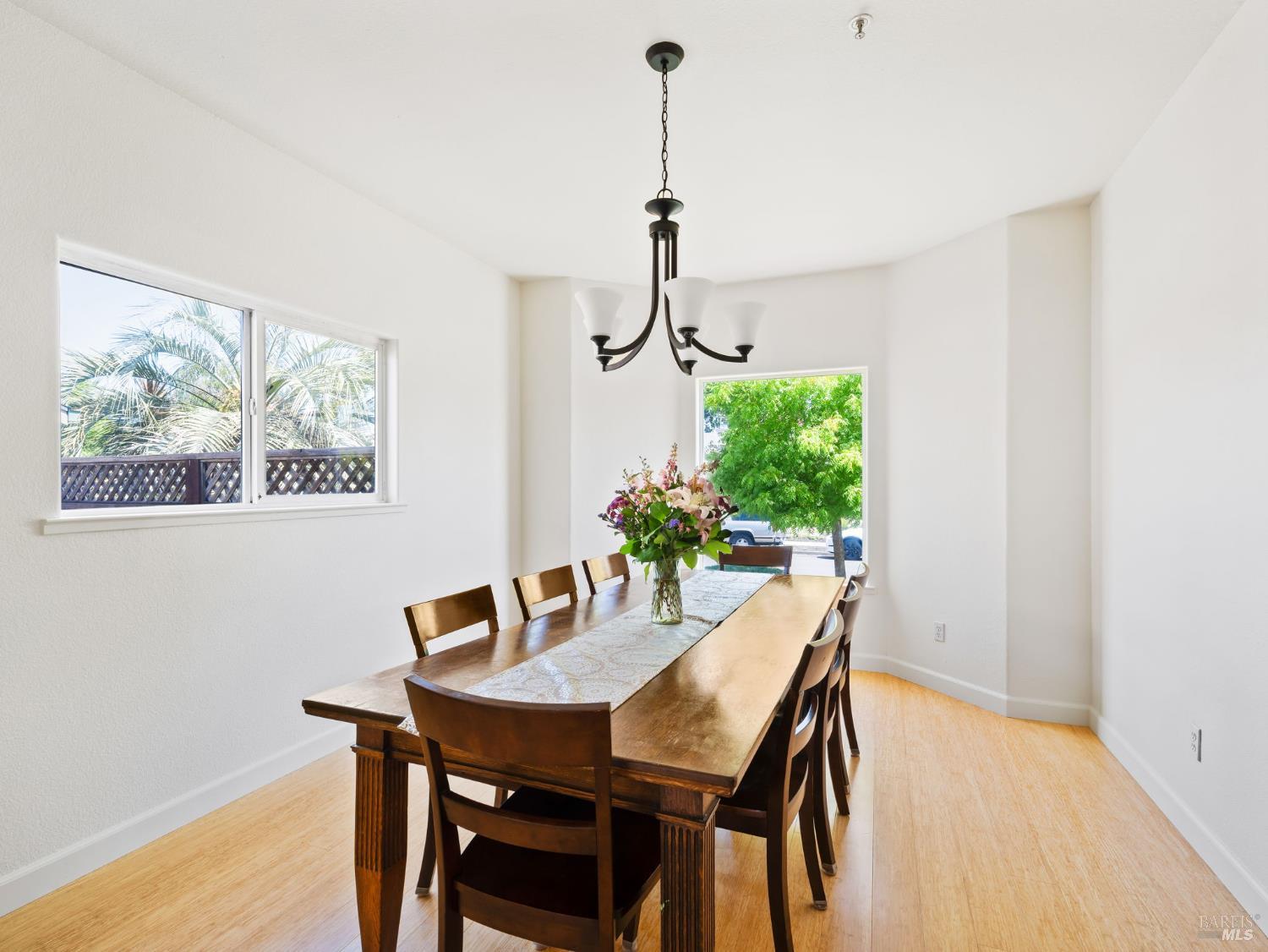 Detail Gallery Image 21 of 60 For 109 Paradise Dr, Napa,  CA 94558 - 4 Beds | 2/1 Baths