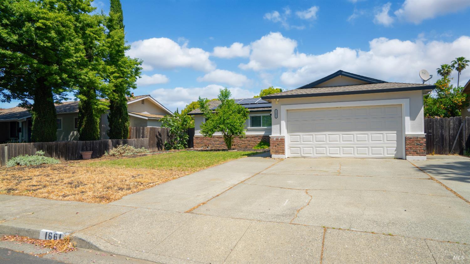 Detail Gallery Image 4 of 36 For 1661 California Dr, Vacaville,  CA 95687 - 3 Beds | 2 Baths