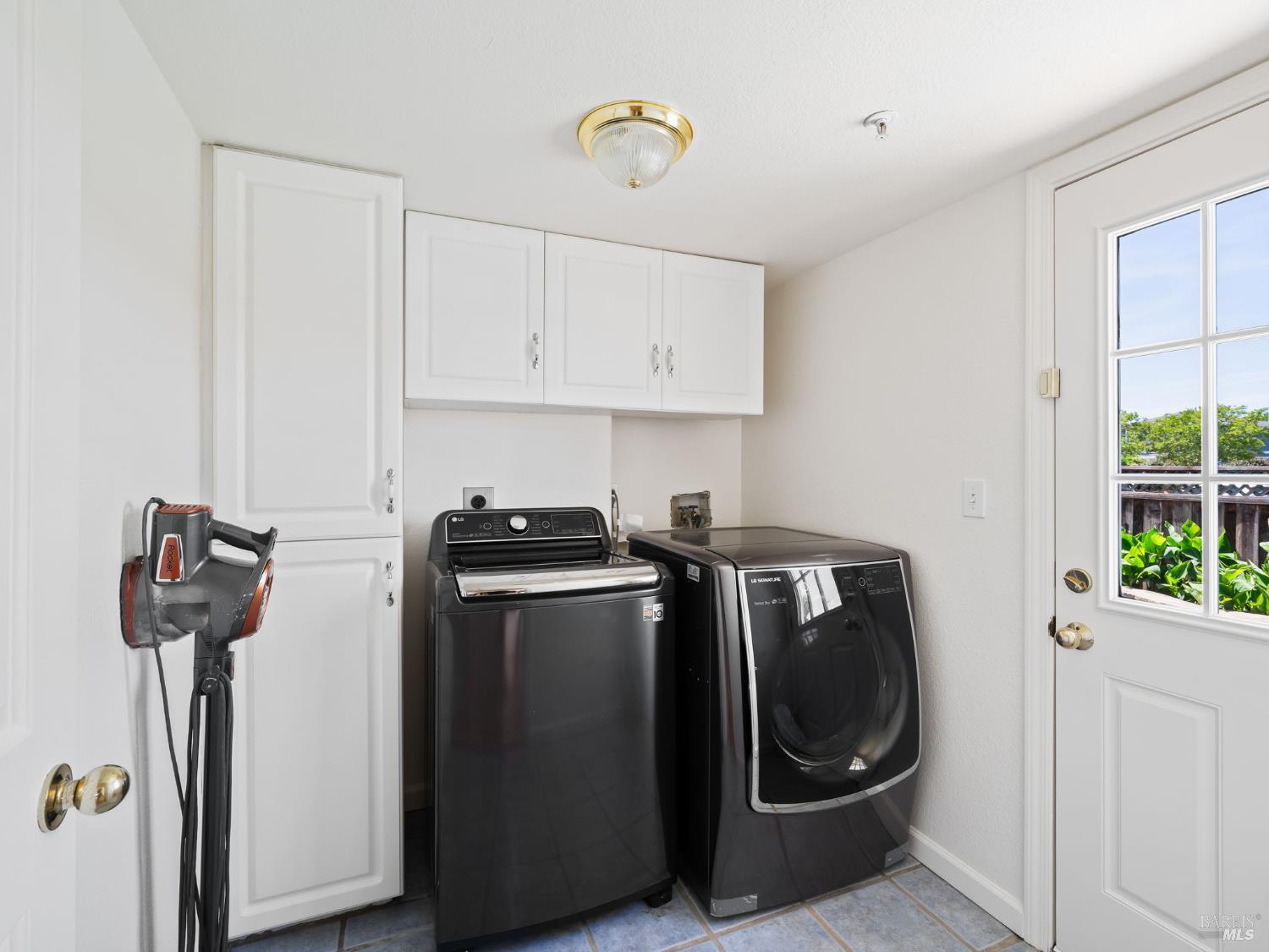 Detail Gallery Image 45 of 60 For 109 Paradise Dr, Napa,  CA 94558 - 4 Beds | 2/1 Baths