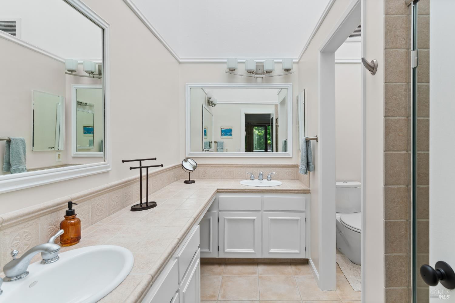 Detail Gallery Image 32 of 53 For 553 Kings Rd, Alameda,  CA 94501 - 2 Beds | 2/1 Baths