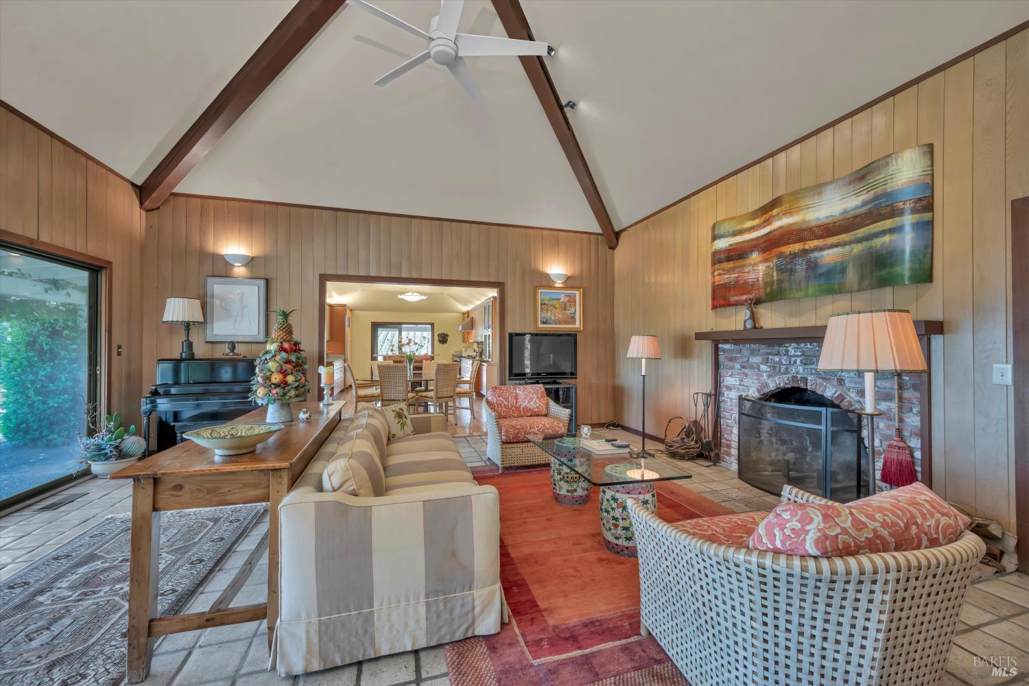 Detail Gallery Image 6 of 33 For 1975 Whitehall Ln, Saint Helena,  CA 94574 - 5 Beds | 5/1 Baths