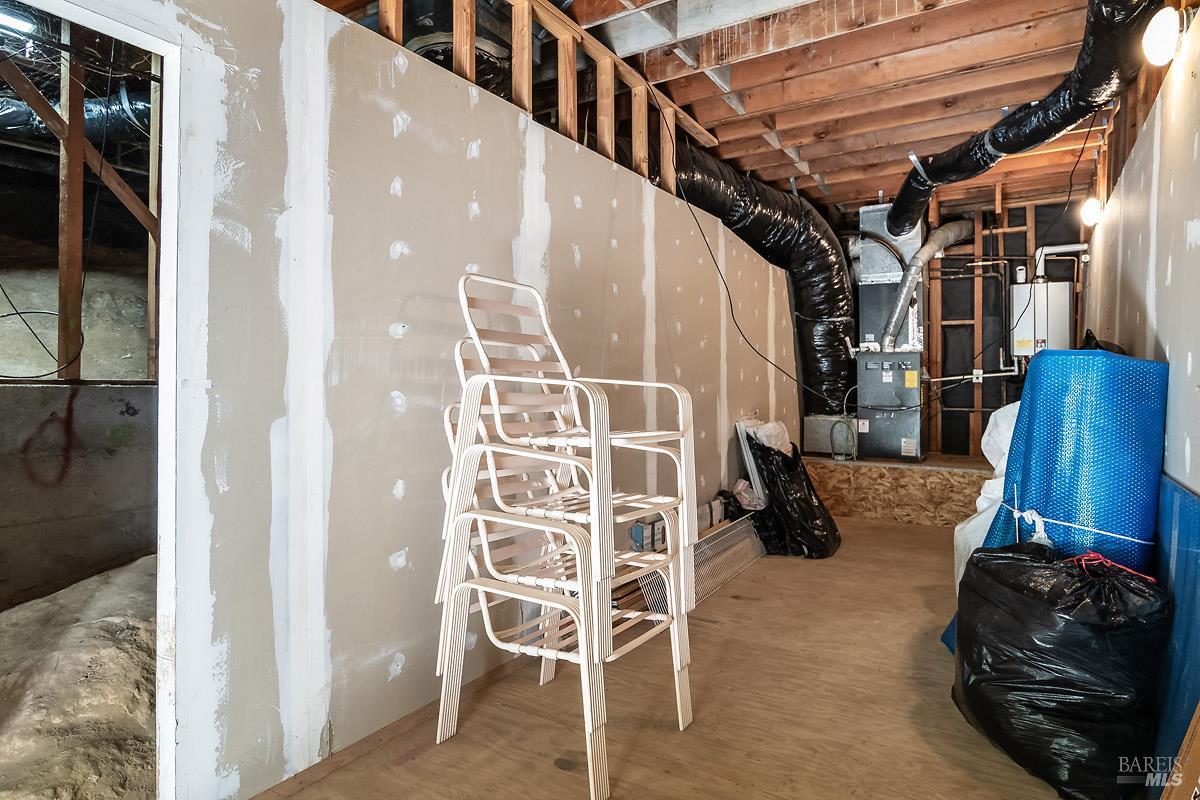 Detail Gallery Image 36 of 53 For 25 Wimbledon Ct, Novato,  CA 94949 - 4 Beds | 3/1 Baths