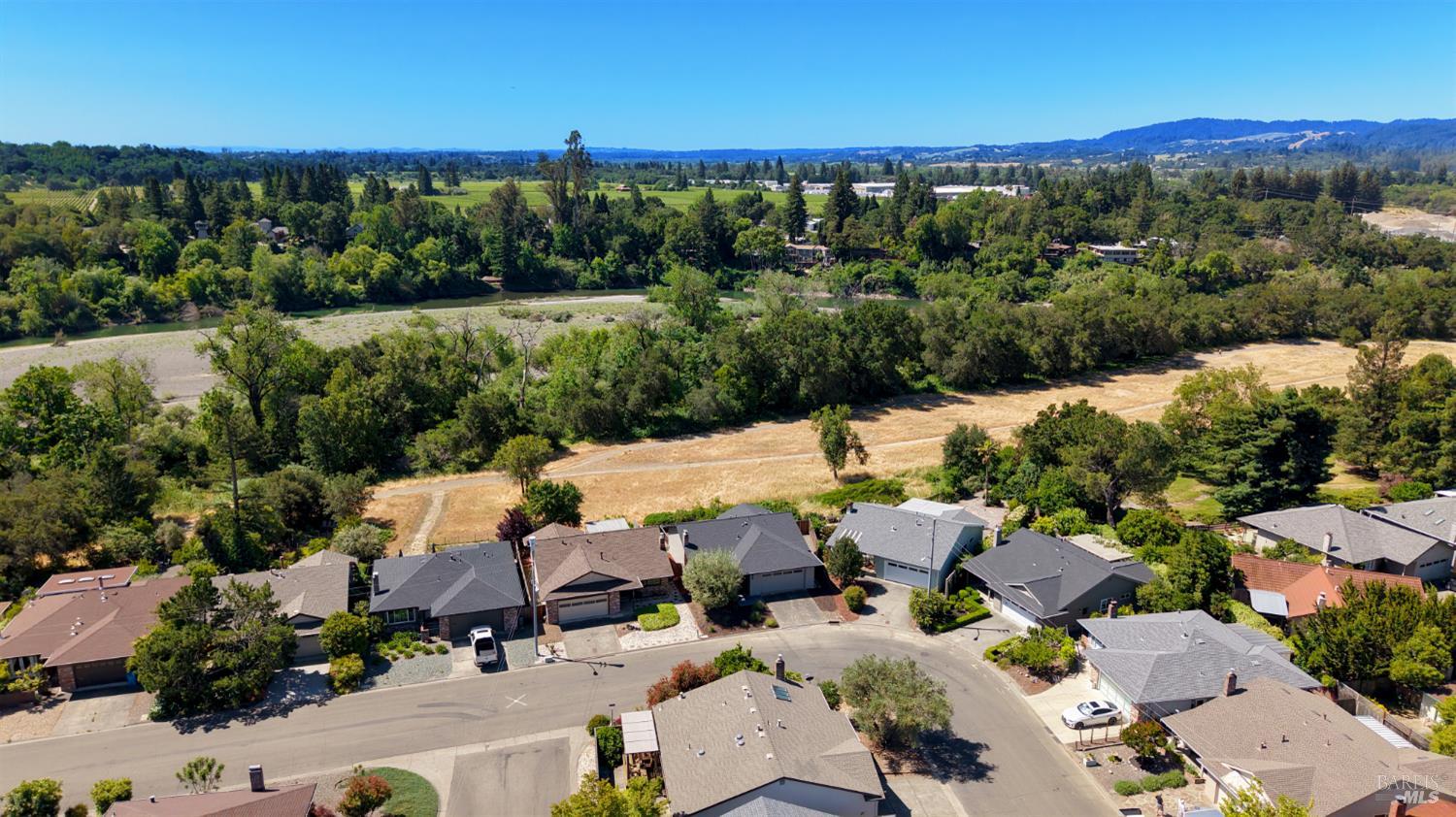 Detail Gallery Image 40 of 48 For 1306 Pinon Dr, Healdsburg,  CA 95448 - 2 Beds | 2/1 Baths
