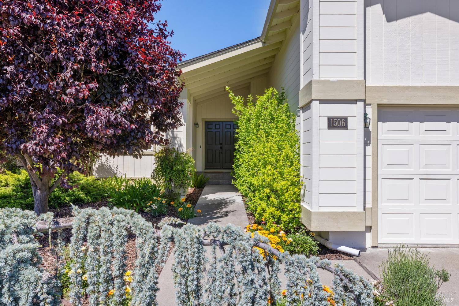 Detail Gallery Image 2 of 35 For 1506 Cerro Sonoma Cir, Petaluma,  CA 94954 - 3 Beds | 2 Baths