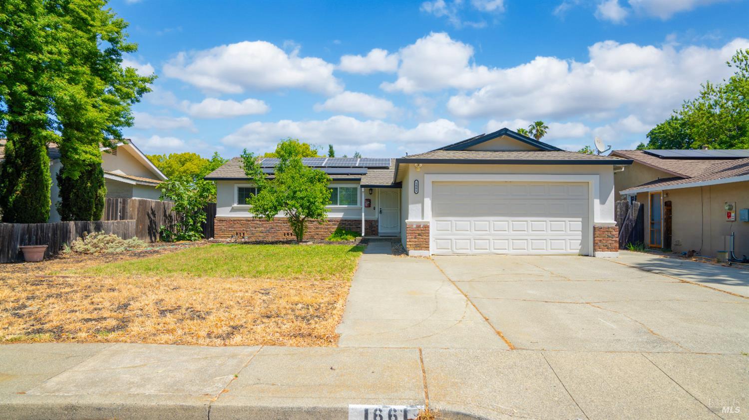 Detail Gallery Image 2 of 36 For 1661 California Dr, Vacaville,  CA 95687 - 3 Beds | 2 Baths