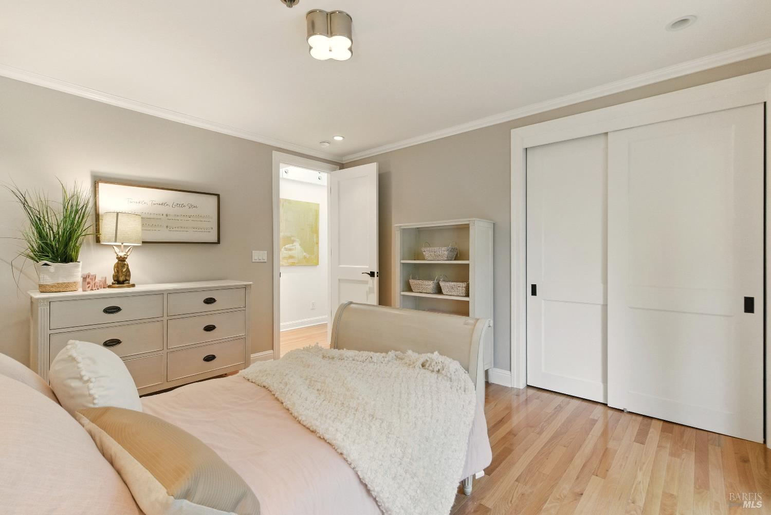 Detail Gallery Image 48 of 97 For 119 Marguerite Ave, Mill Valley,  CA 94941 - 6 Beds | 4/1 Baths